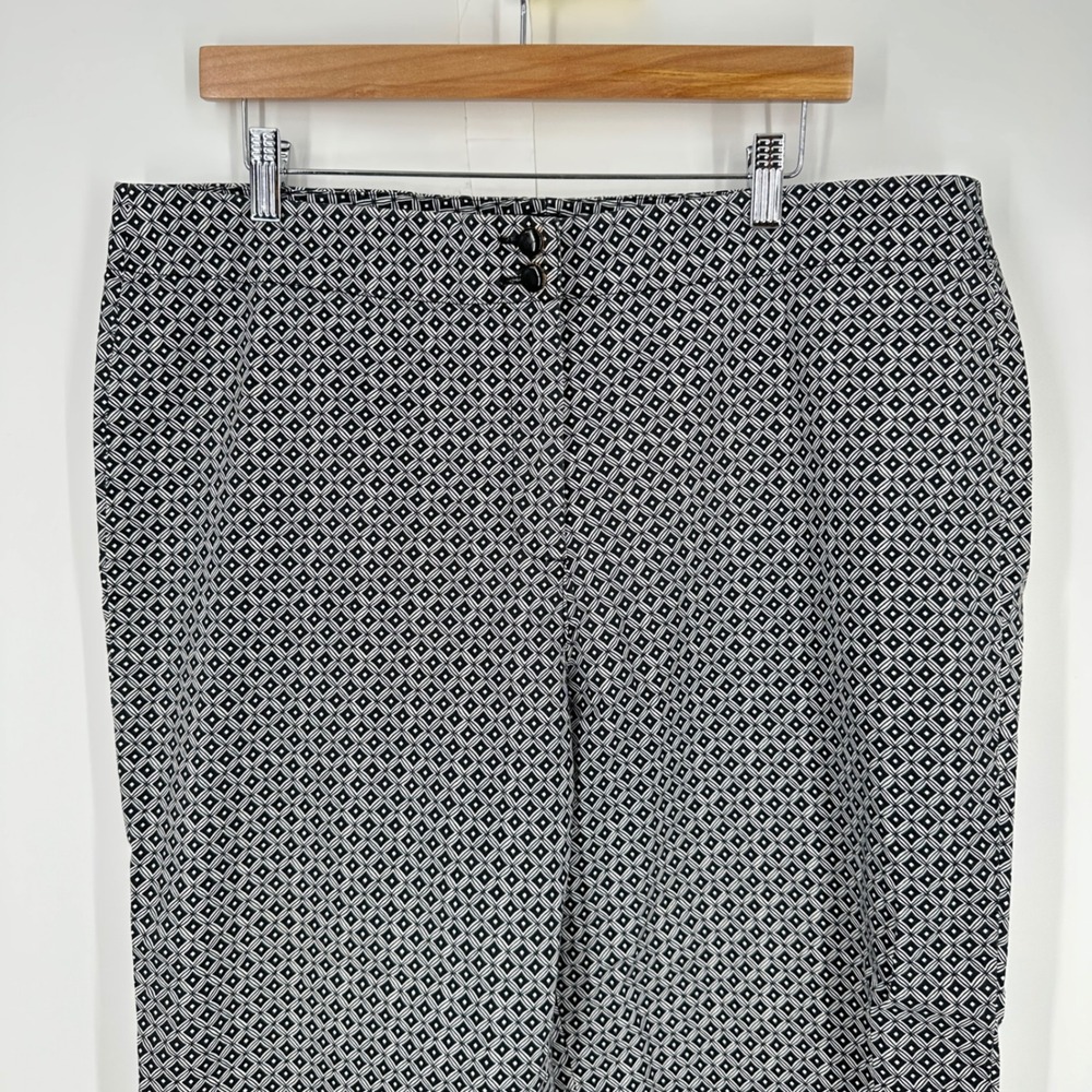 Talbots Black White Geometric Print Cropped Pants Size 16 - Picture 4 of 10